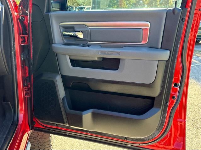 2019 RAM 1500 Classic SLT Crew Cab 4x4 6'4' Box