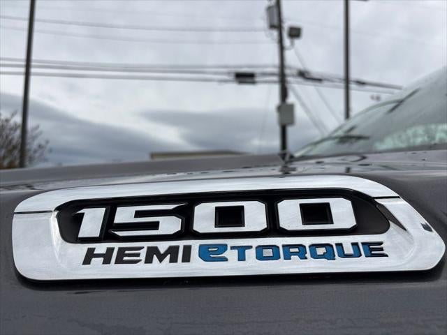2022 RAM 1500 Big Horn Crew Cab 4x4 5'7' Box