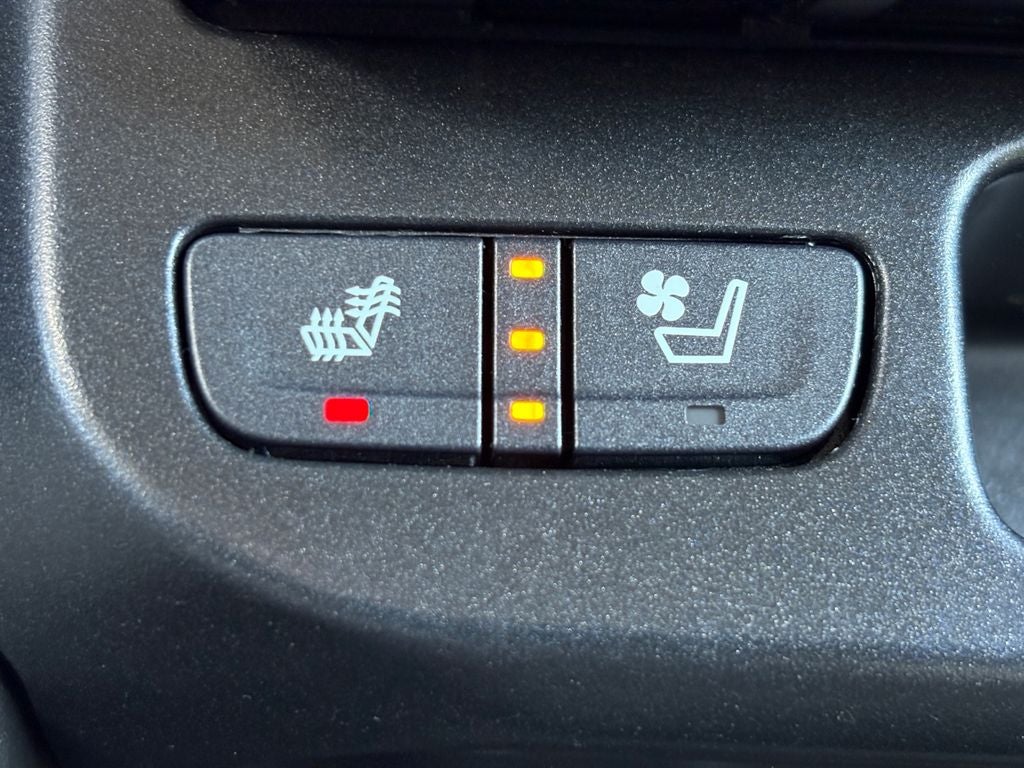 2022 GMC Canyon 4WD Crew Cab Short Box Denali