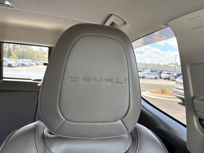 2022 GMC Canyon 4WD Crew Cab Short Box Denali