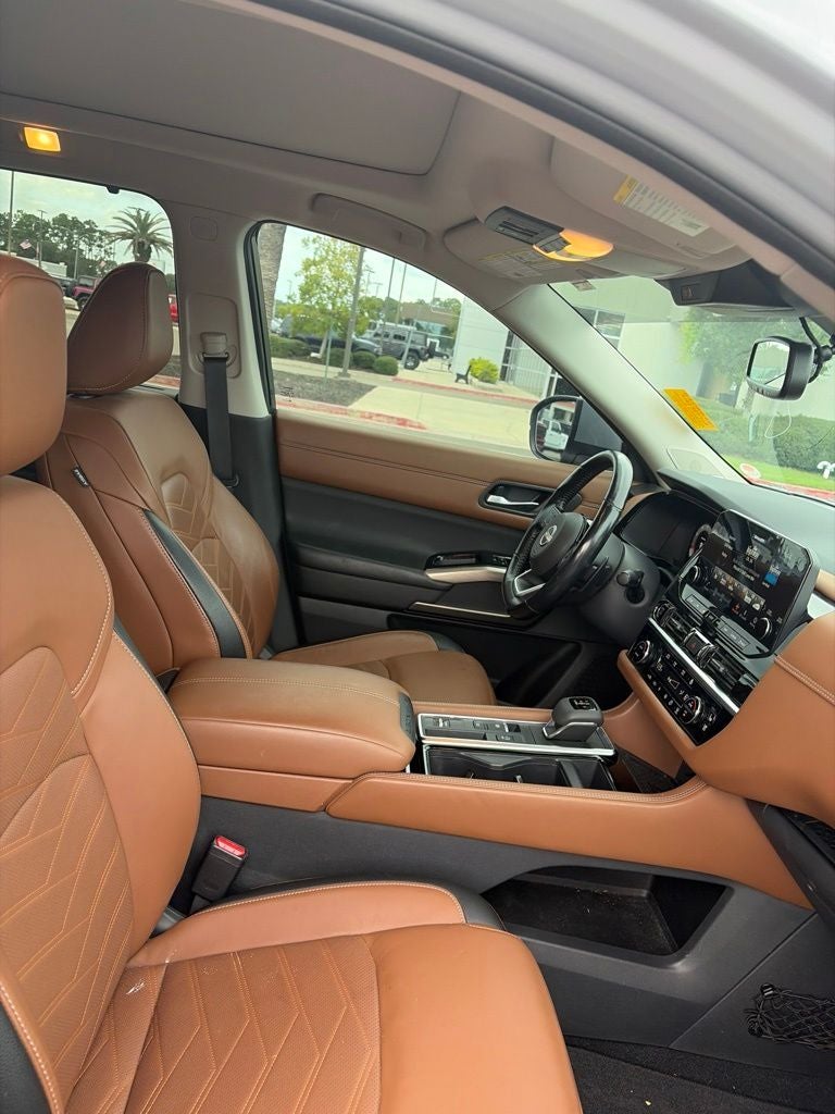 2022 Nissan Pathfinder Platinum