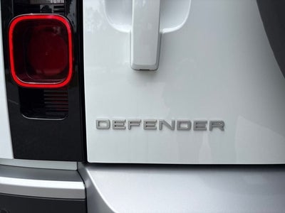 2024 Land Rover Defender 110 SE