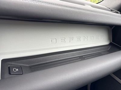 2024 Land Rover Defender 110 SE