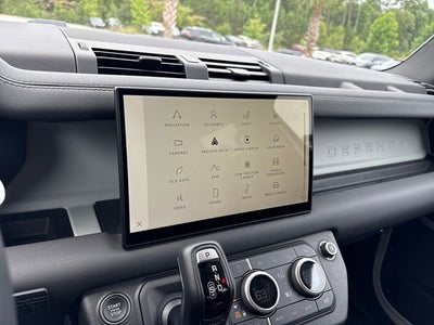 2024 Land Rover Defender 110 SE