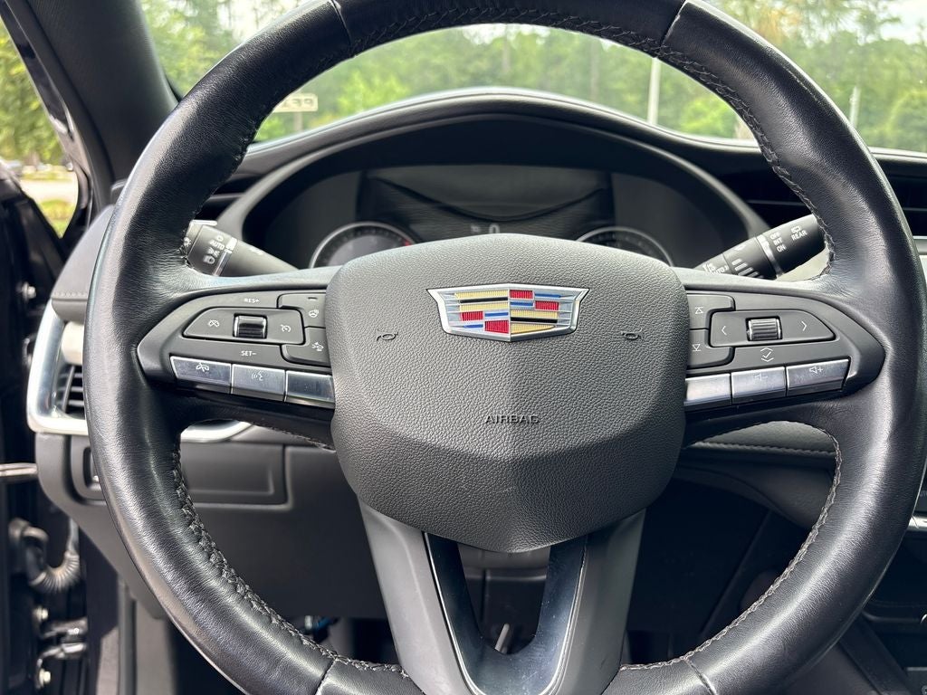 2023 Cadillac XT4 Premium Luxury