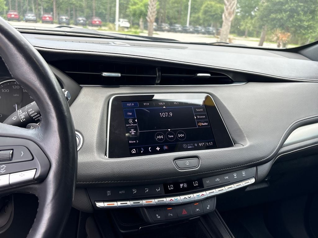 2023 Cadillac XT4 Premium Luxury