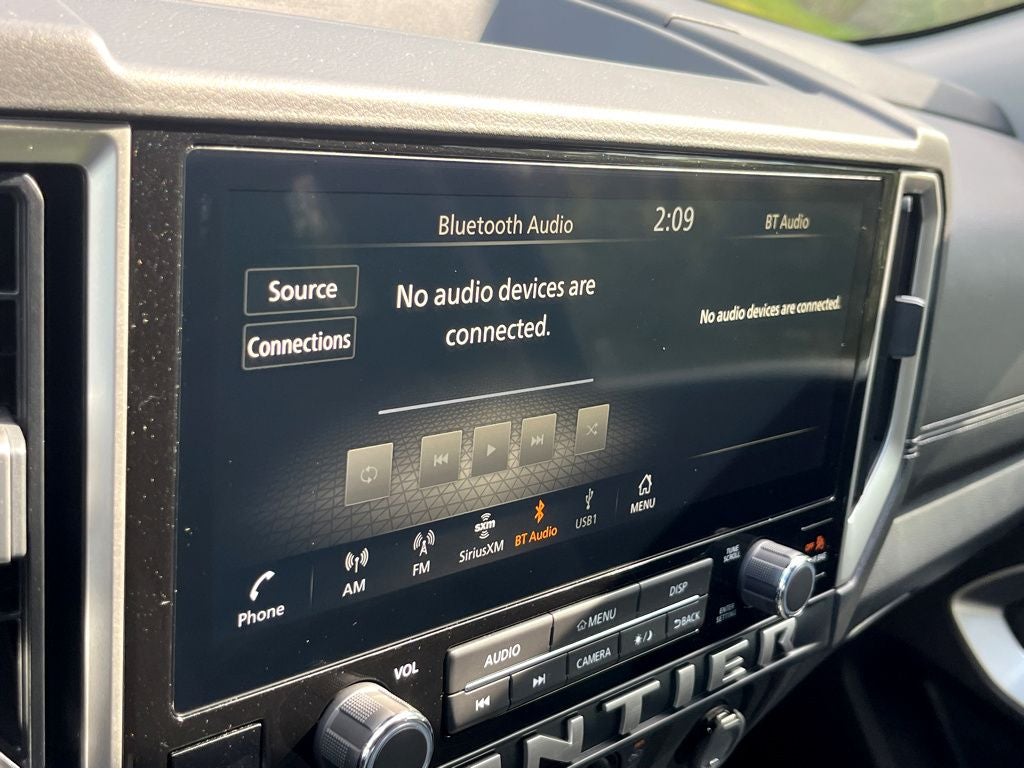 2025 Nissan Frontier SV