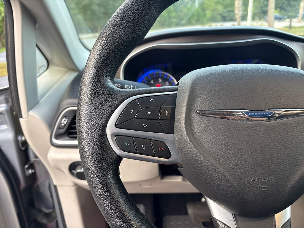 2021 Chrysler Voyager LX