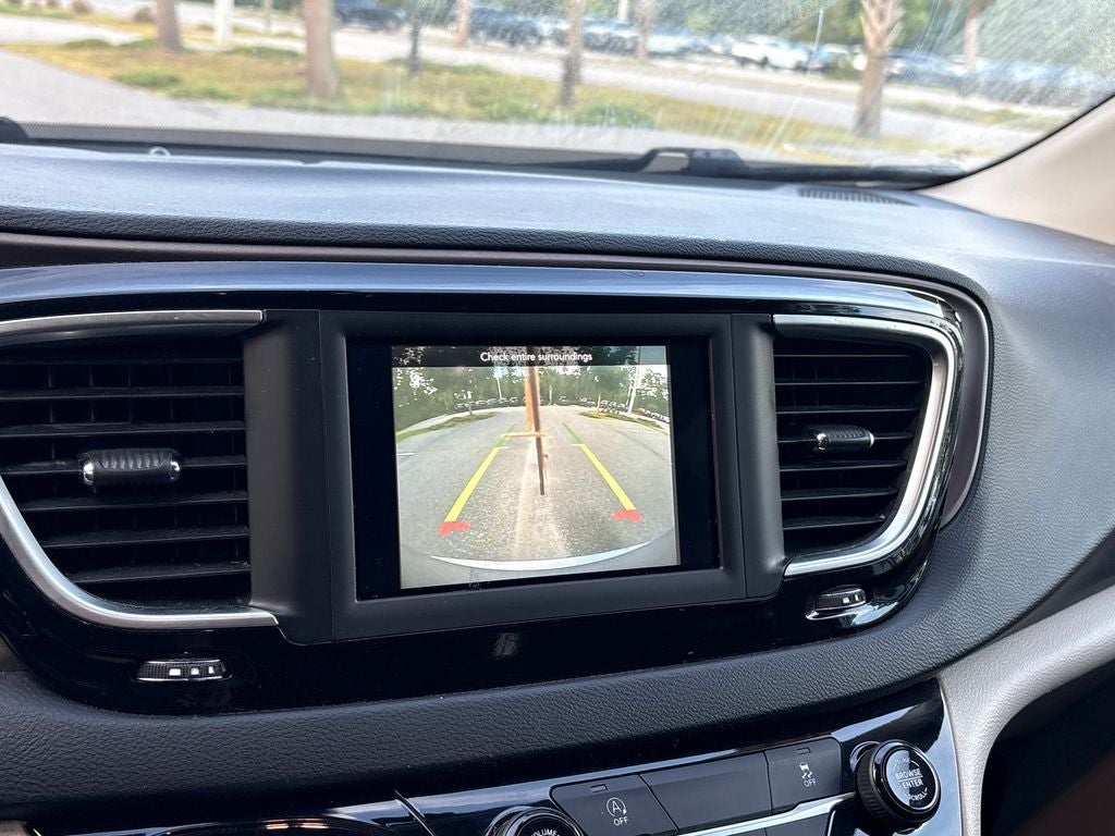 2021 Chrysler Voyager LX