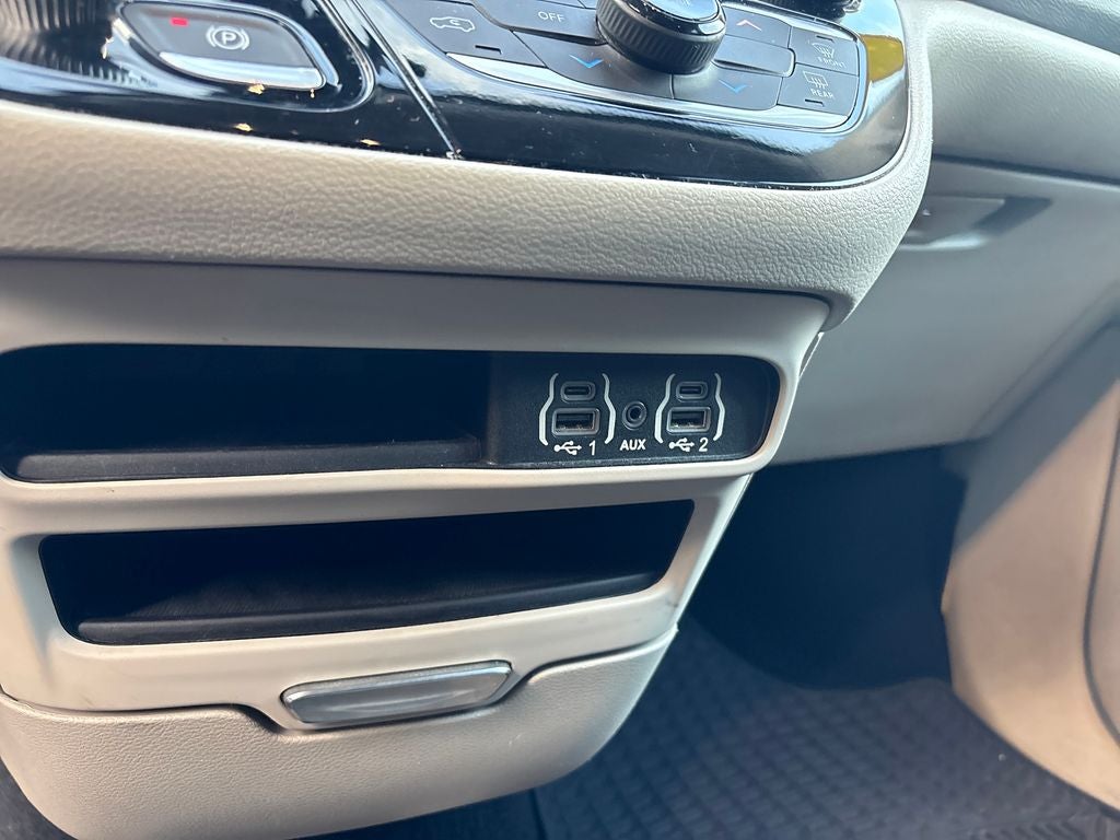 2021 Chrysler Voyager LX