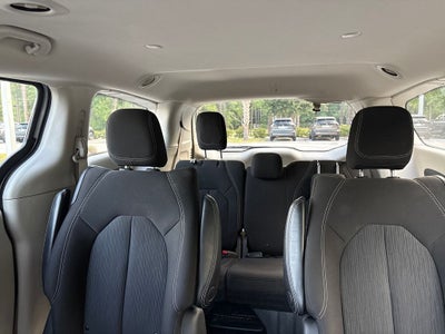 2021 Chrysler Voyager LX