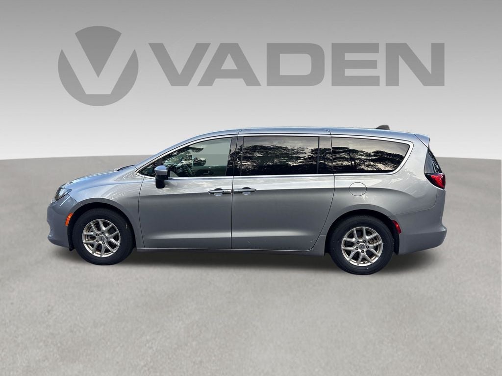 2021 Chrysler Voyager LX