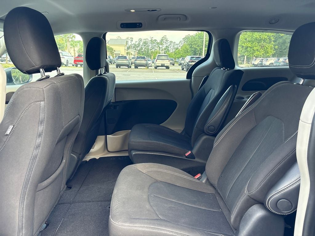 2021 Chrysler Voyager LX