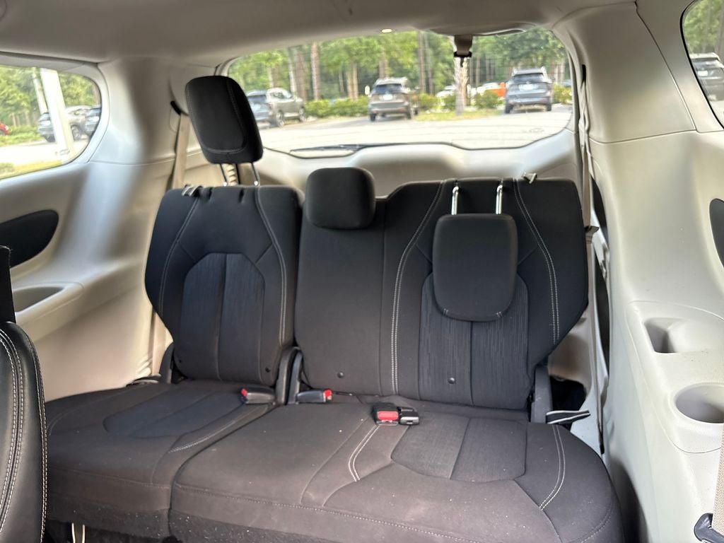 2021 Chrysler Voyager LX