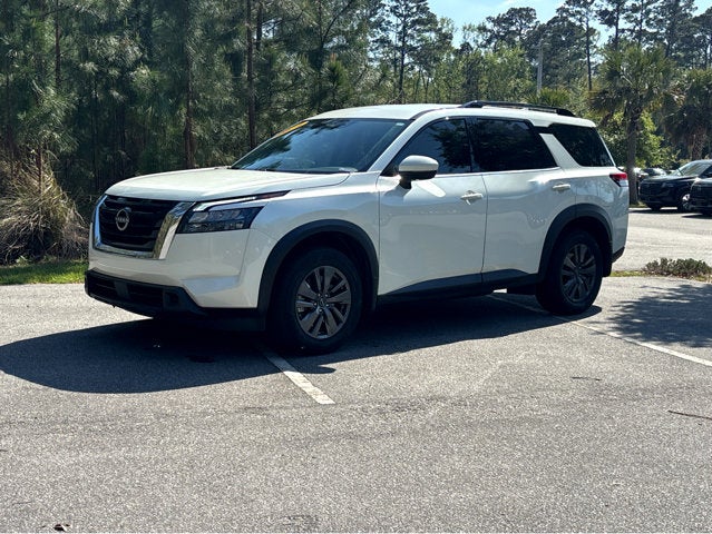 2024 Nissan Pathfinder SV