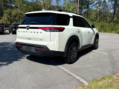 2024 Nissan Pathfinder SV