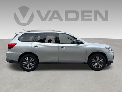 2017 Nissan Pathfinder SV