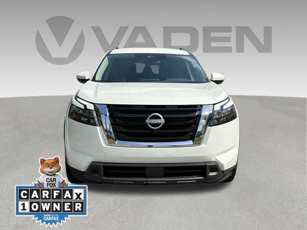 2025 Nissan Pathfinder SV