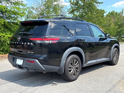 2022 Nissan Pathfinder SV