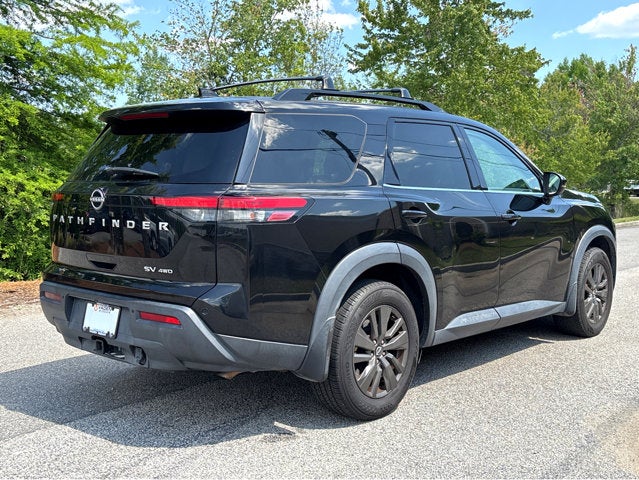 2022 Nissan Pathfinder SV