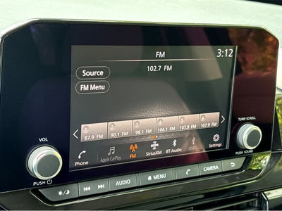 2022 Nissan Pathfinder SV