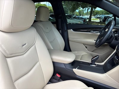 2017 Cadillac XT5 Base