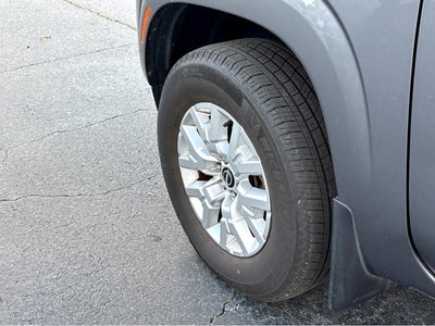 2024 Nissan Frontier SV