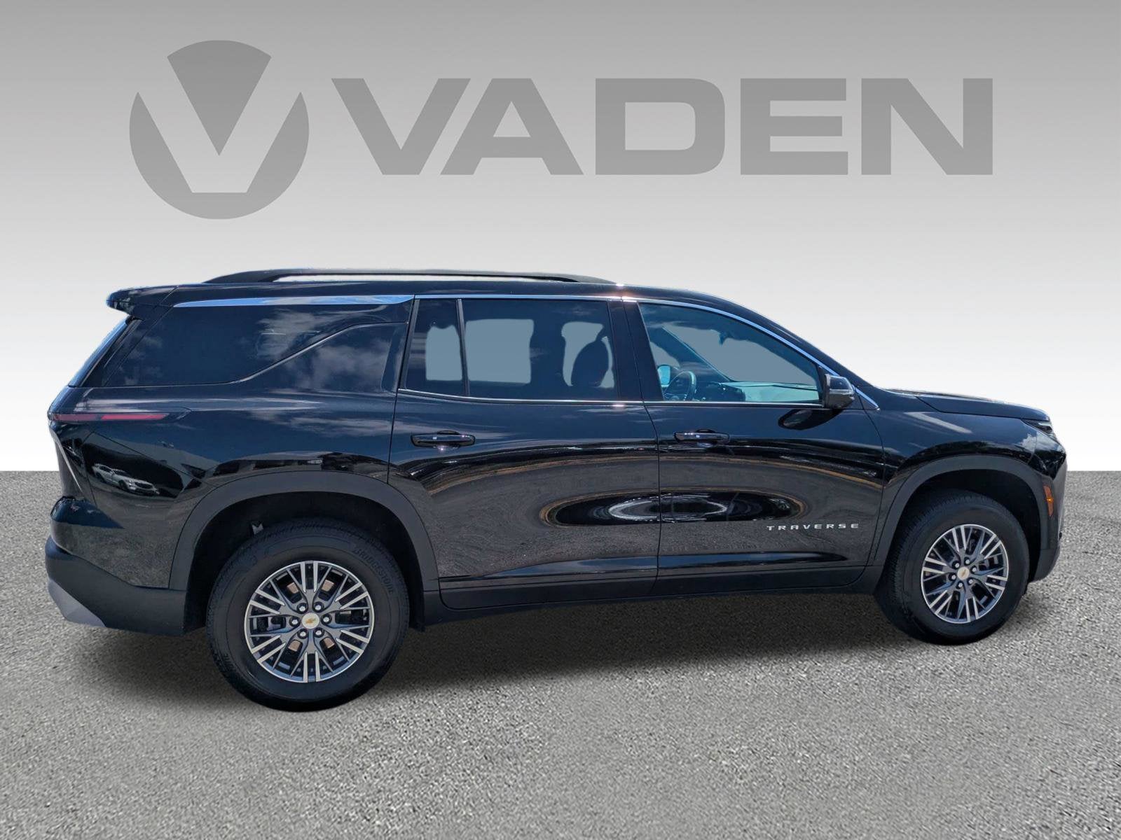2024 Chevrolet Traverse FWD LT