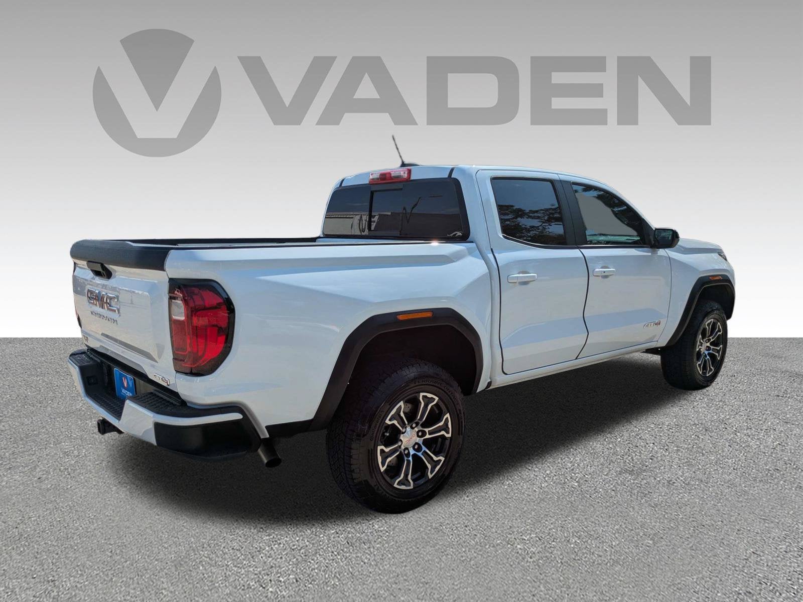 2023 GMC Canyon 4WD AT4