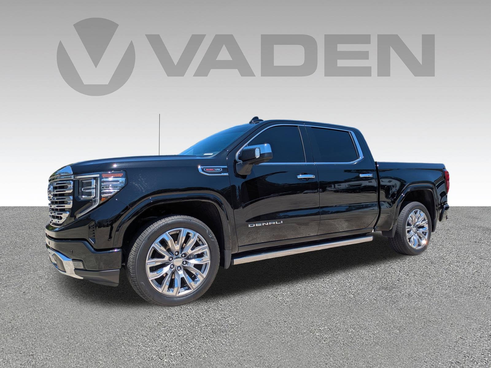 2025 GMC Sierra 4WD Crew Cab Short Box Denali's photo