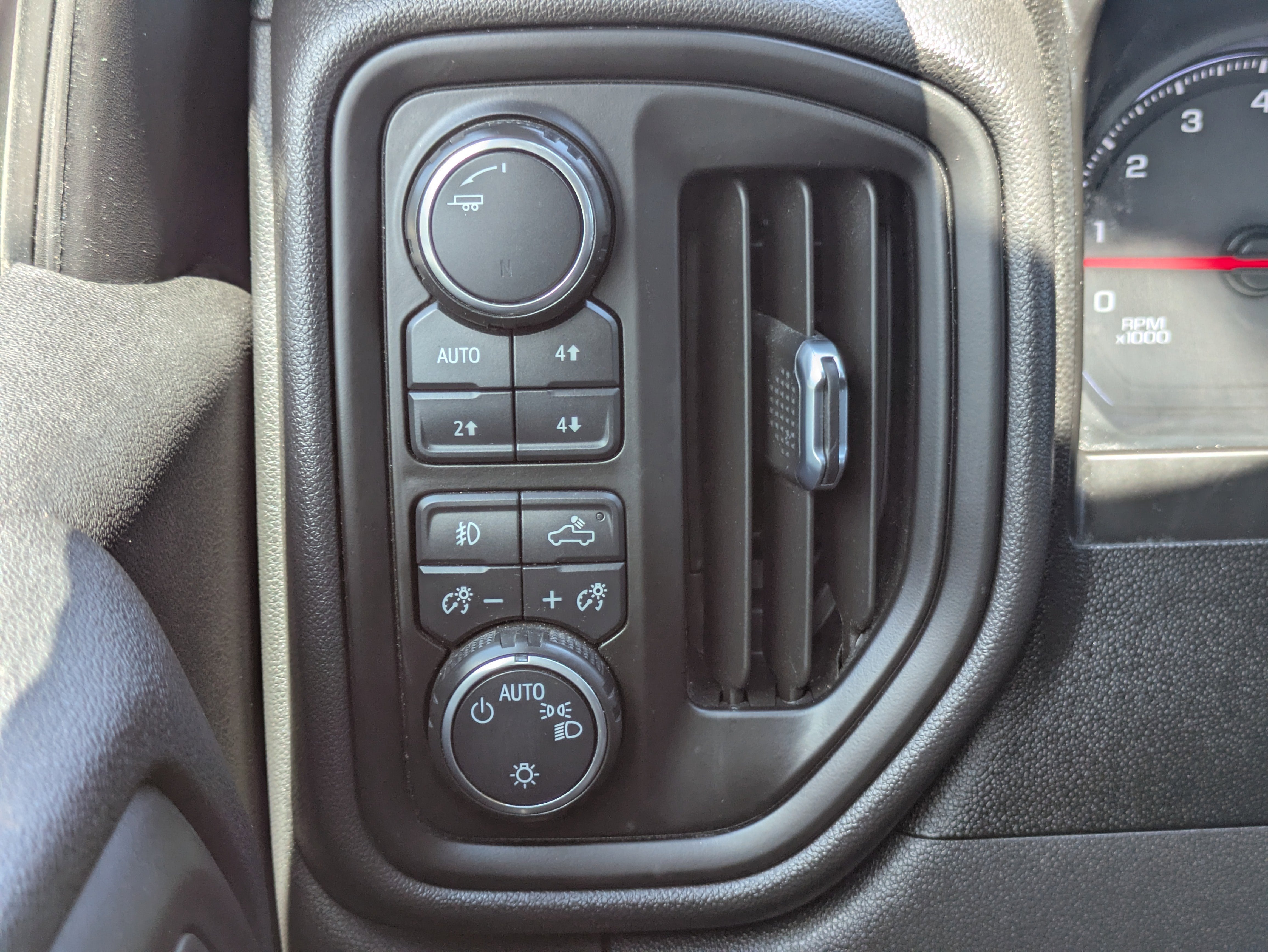 2020 Chevrolet Silverado 1500 Custom Trail Boss