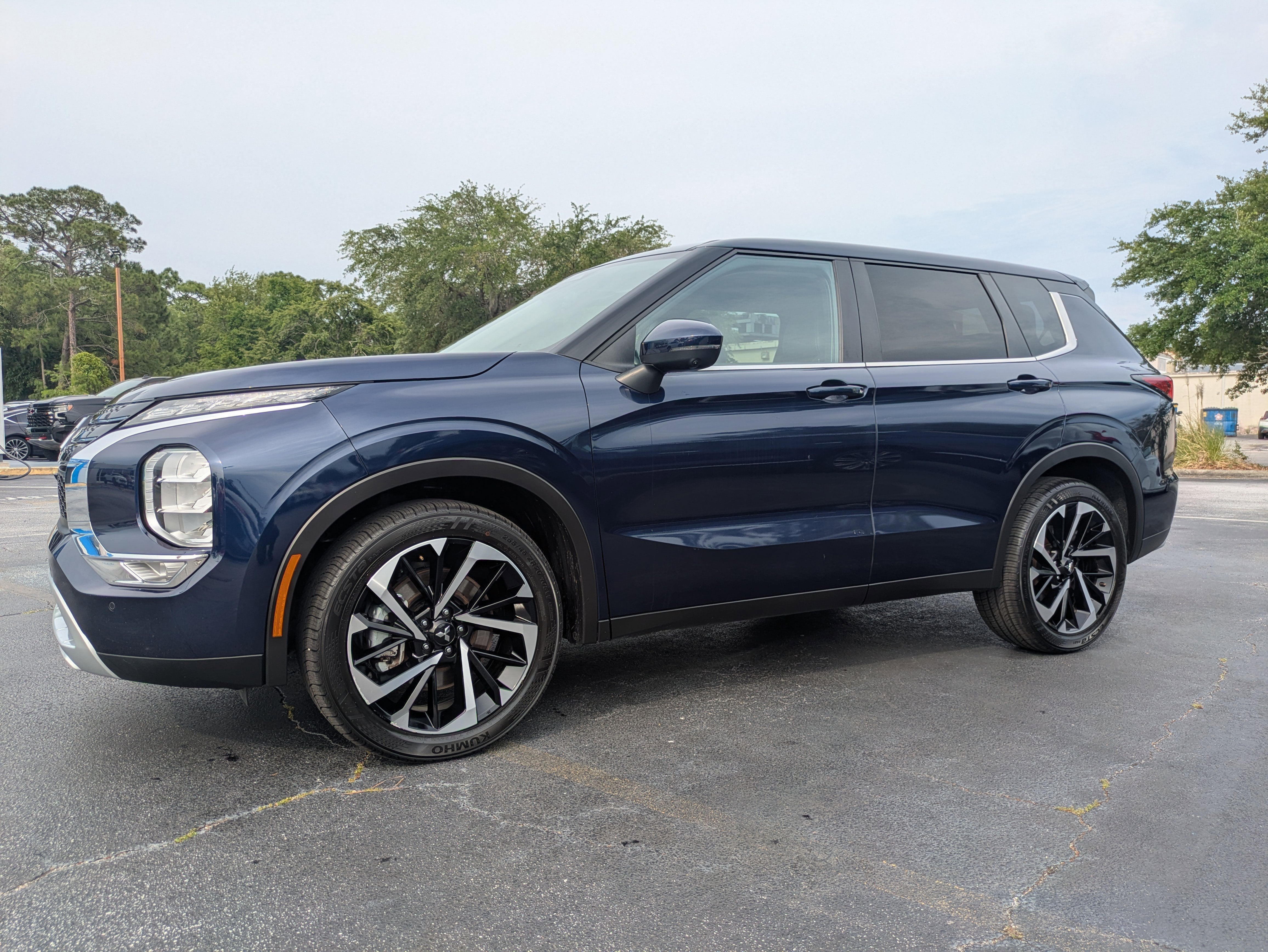 2024 Mitsubishi Outlander SE