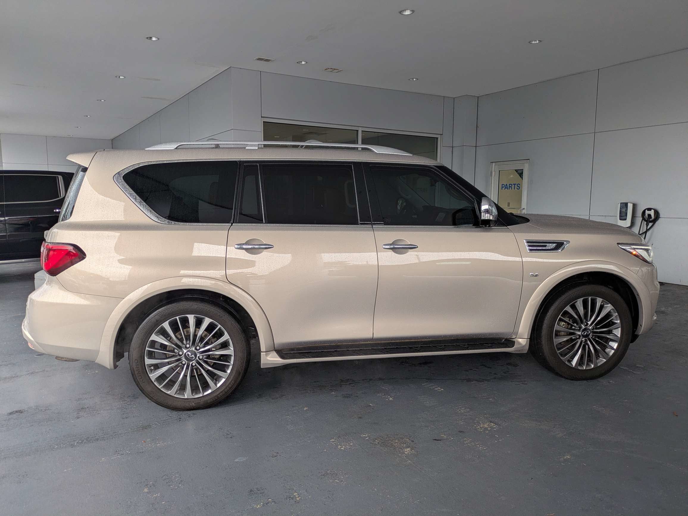 2020 INFINITI QX80 LUXE