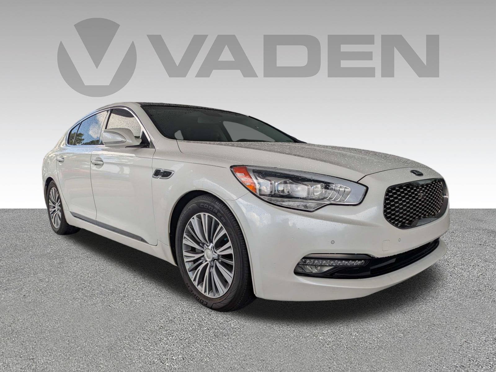 2017 Kia K900 Premium