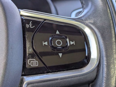 2018 Volvo XC90 Momentum