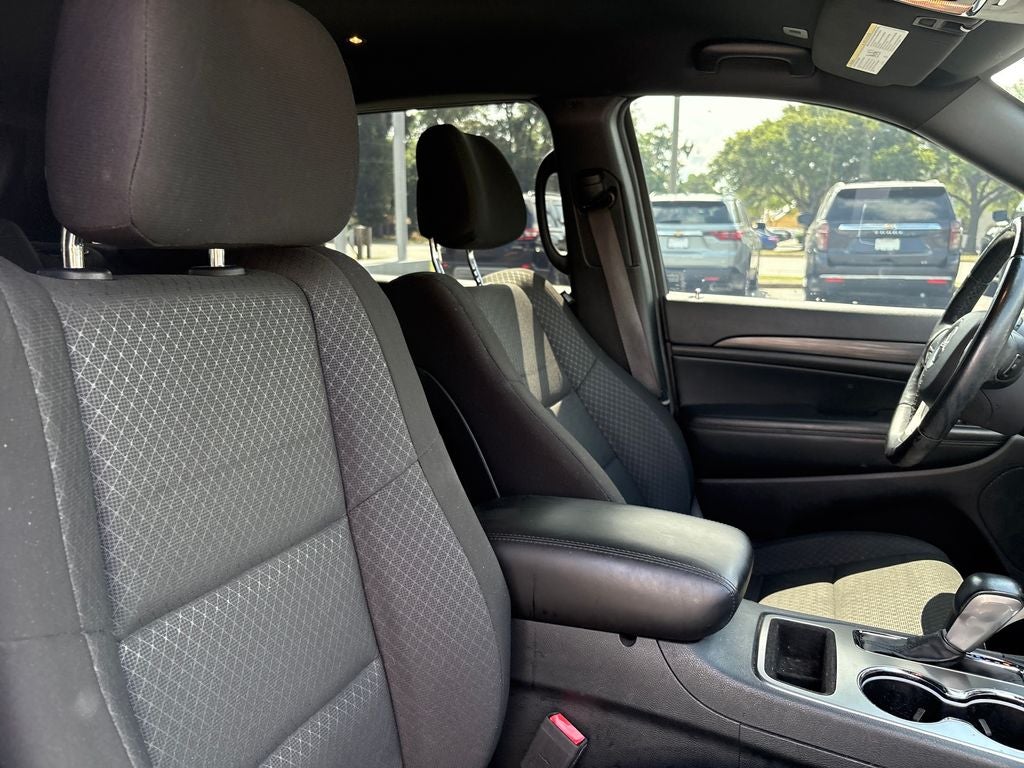 2020 Jeep Grand Cherokee Laredo 4x2