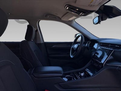 2023 Jeep Grand Cherokee L Laredo 4x2