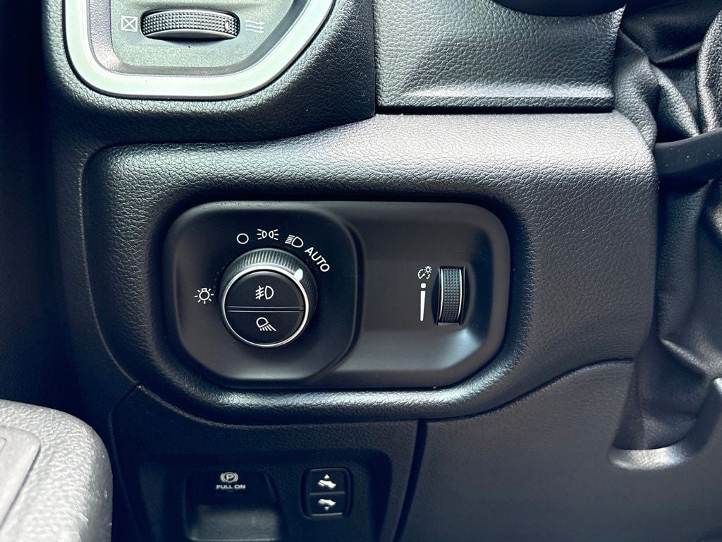 2022 RAM 1500 Big Horn Crew Cab 4x2 5'7' Box