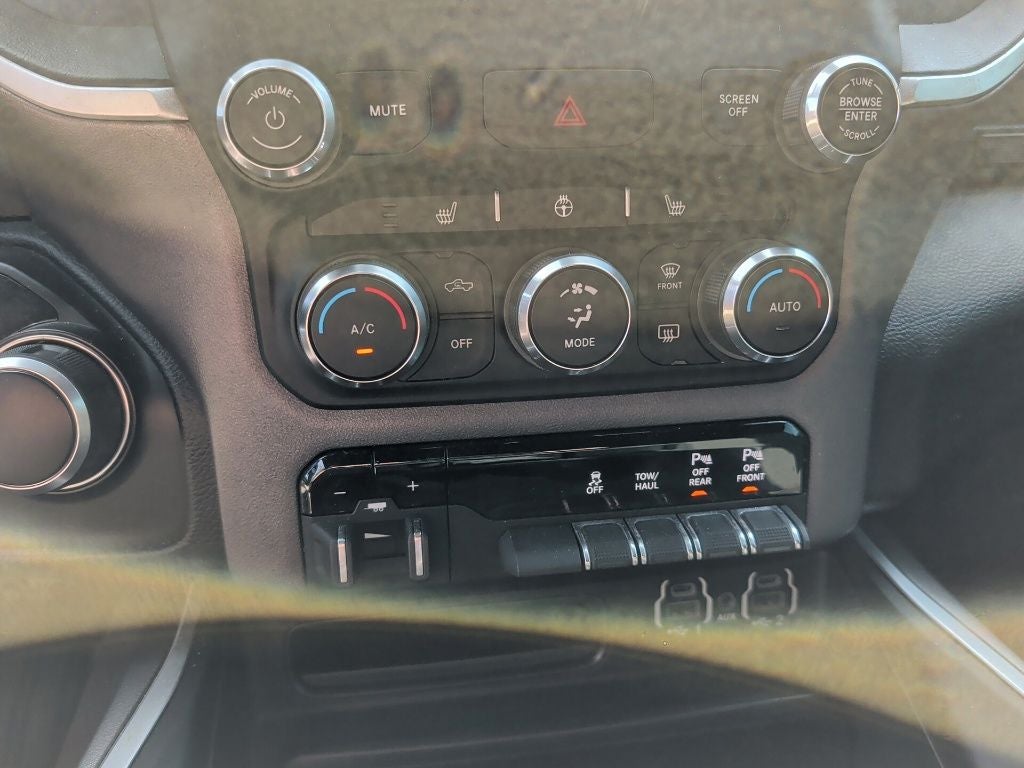 2022 RAM 1500 Big Horn Crew Cab 4x2 5'7' Box