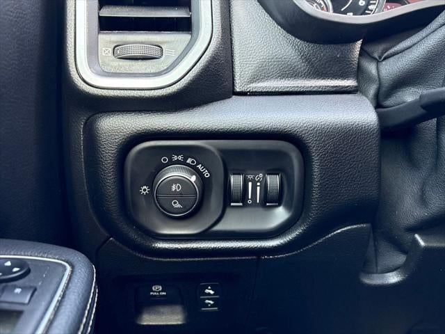 2022 RAM 1500 Laramie Crew Cab 4x2 5'7' Box
