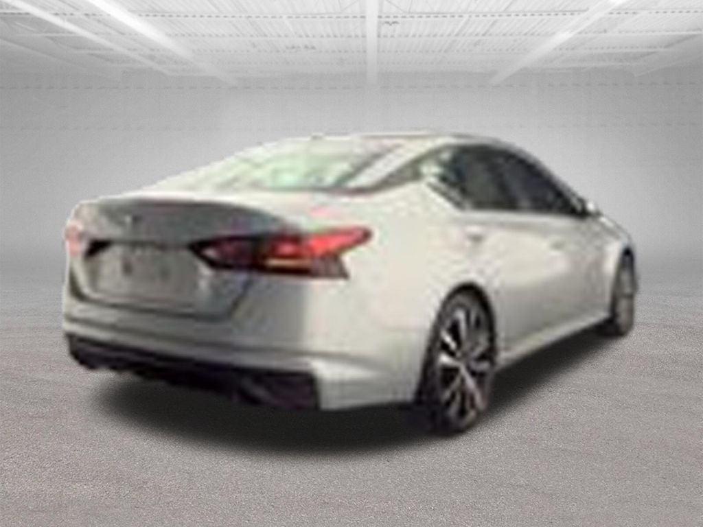 2022 Nissan Altima SR FWD