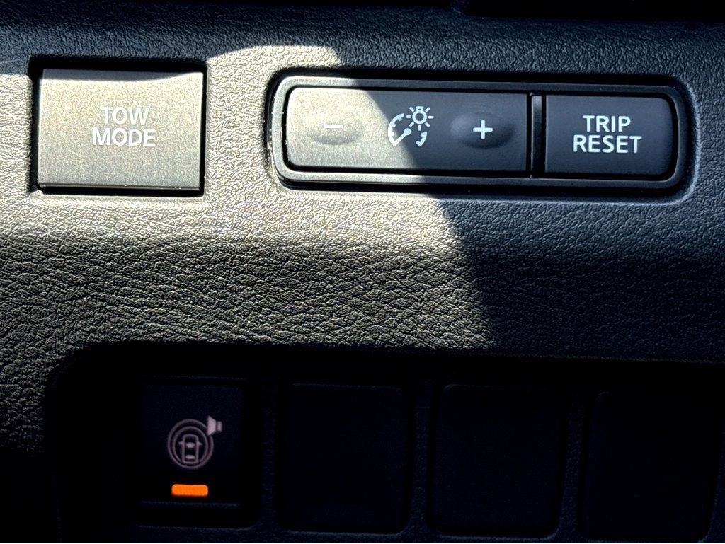 2023 Nissan Frontier PRO-X