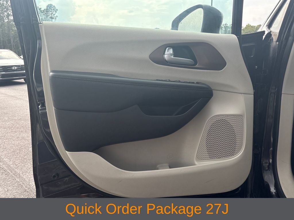 2017 Chrysler Pacifica Touring L Plus
