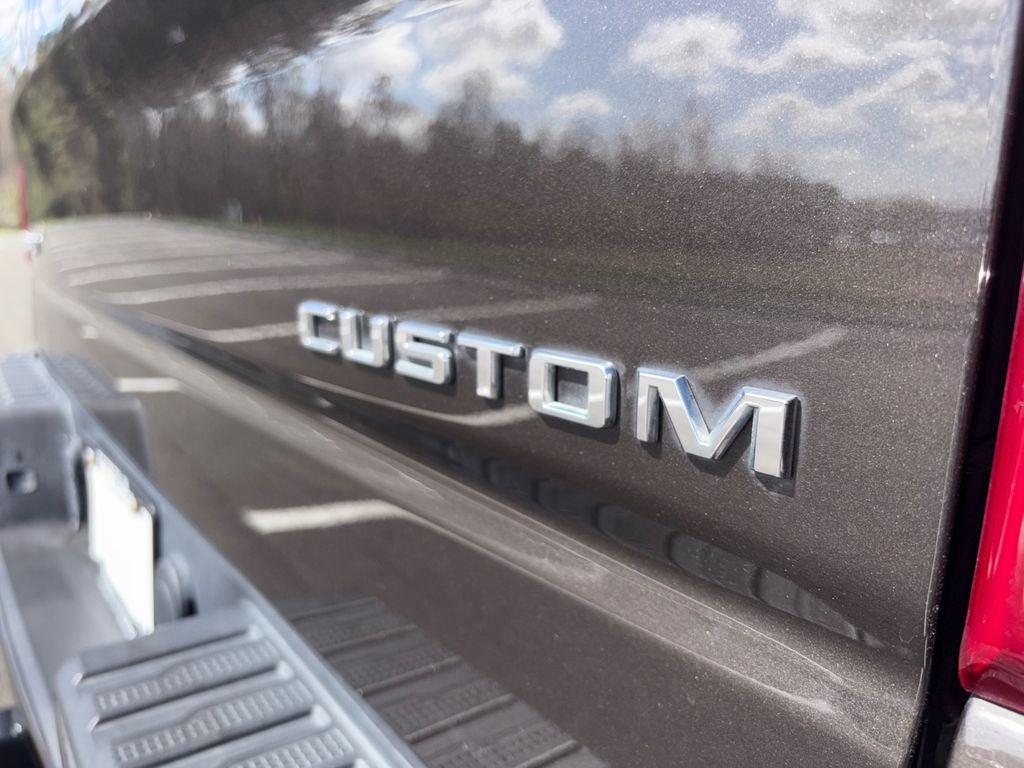 2021 Chevrolet Silverado Custom