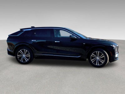 2024 Cadillac LYRIQ Luxury 2