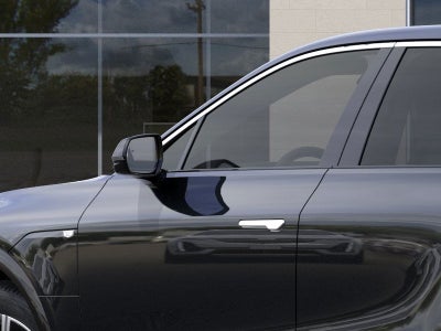 2024 Cadillac LYRIQ Luxury 2