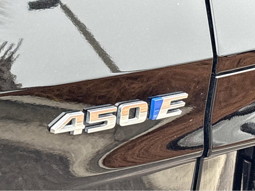 2025 Cadillac LYRIQ Luxury 2