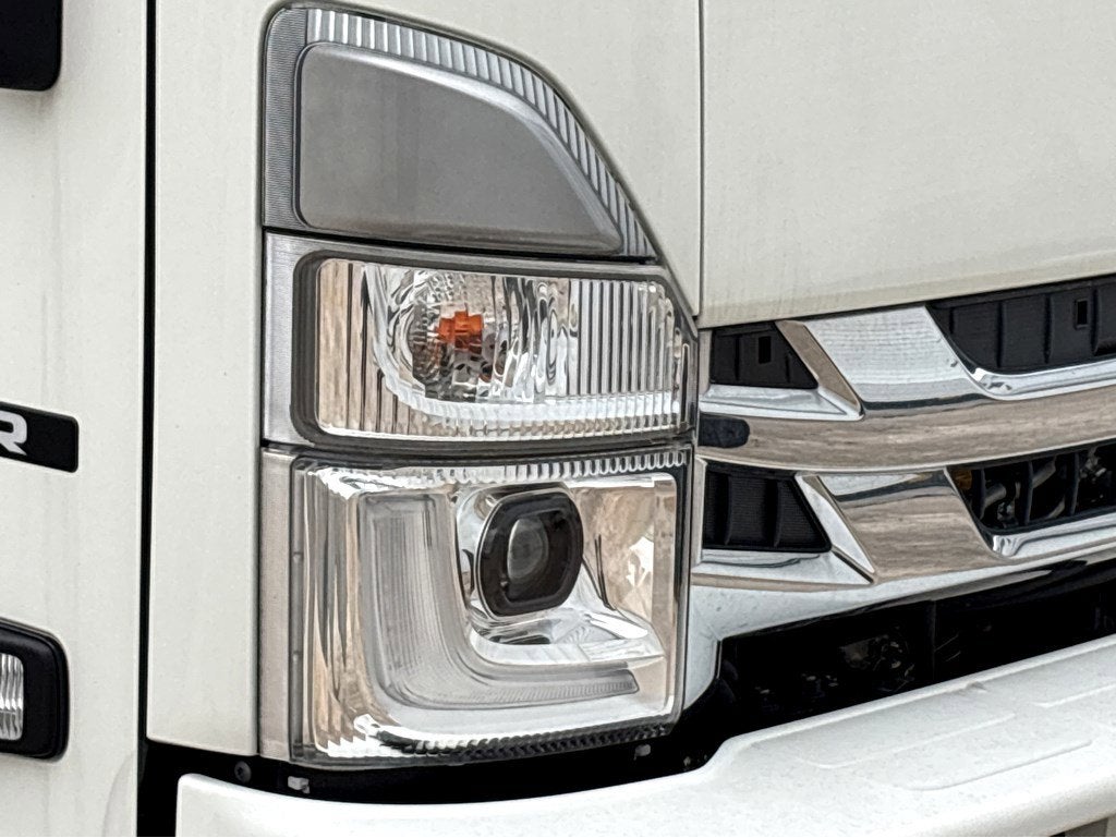 2024 Isuzu NRR NA