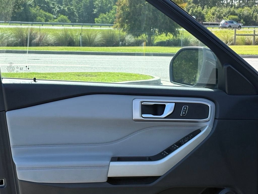 2023 Ford Explorer Base