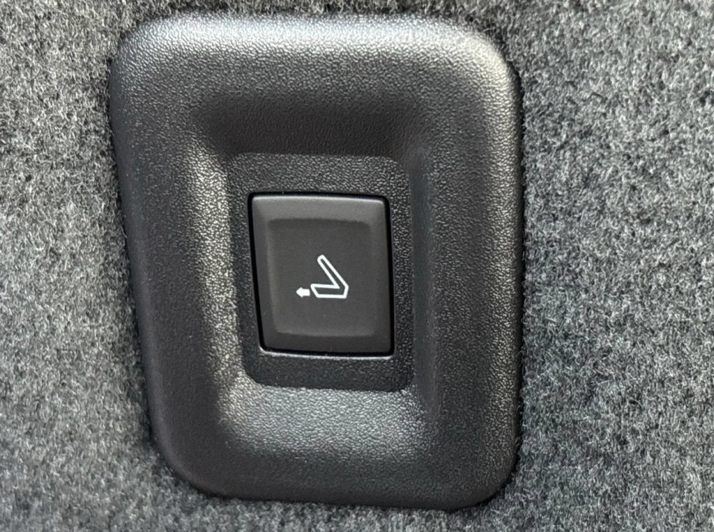 2027 Chevrolet Traverse Base